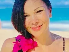 Юлияна Дончева празнува на гръцки остров