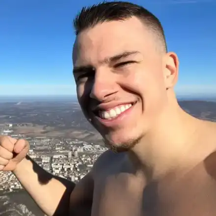 3 години ЗАТВОР за Дани от Сървайвър?