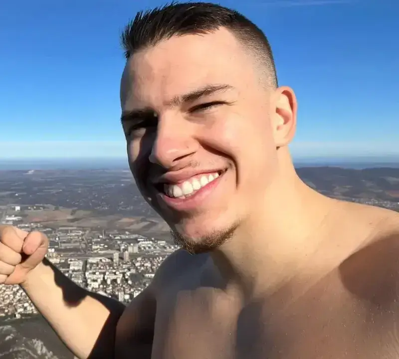 3 години ЗАТВОР за Дани от Сървайвър?