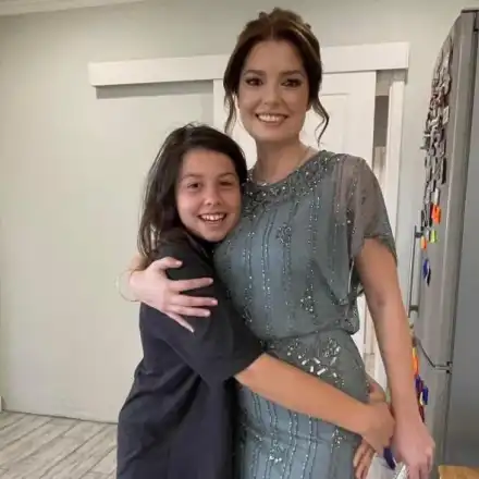 Алекс Сърчаджиева против телефоните