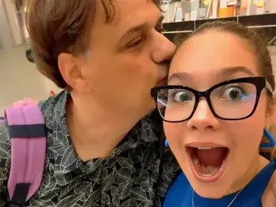 АМБИЦИЯ: Мариан Бачев изпрати дъщеря си в САЩ със събраните дарения