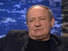 Антон Радичев реди богата трапеза
