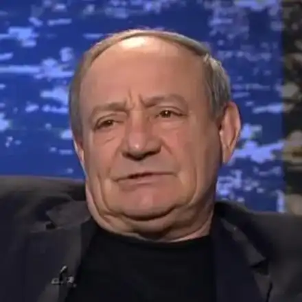 Антон Радичев реди богата трапеза