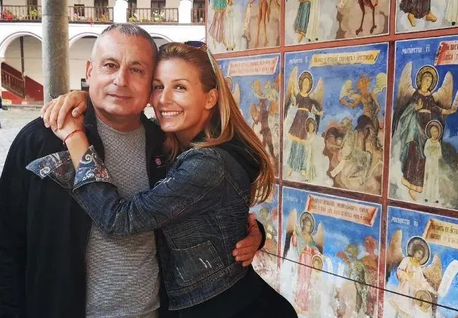 Бащата на Николета Маданска й помага да гледа децата