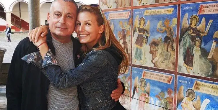 Бащата на Николета Маданска й помага да гледа децата
