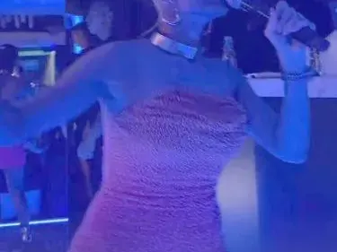 Бебе на хоризонта! Преслава е БРЕМЕННА с второ (Коремчето вече й личи - СНИМКИ)