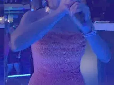 Бебе на хоризонта! Преслава е БРЕМЕННА с второ (Коремчето вече й личи - СНИМКИ)