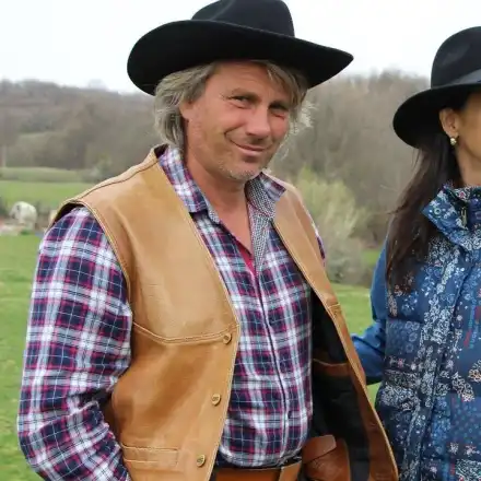 Бети и Ники от „Фермата” отчаяни, посягат на бизнеса им