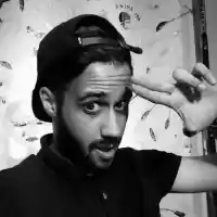 Български бижутер кичи холивудски звезди