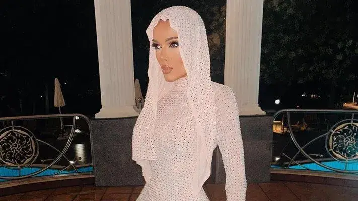 Диона се забули