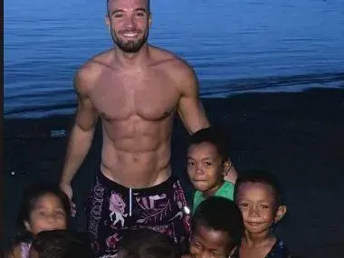 Докато Валери спи, Мария пирува! Бакалова на купон в Сен Тропе