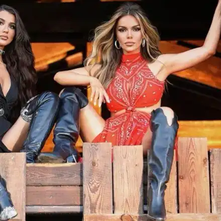 Доника нарича леля си Галена „тя“