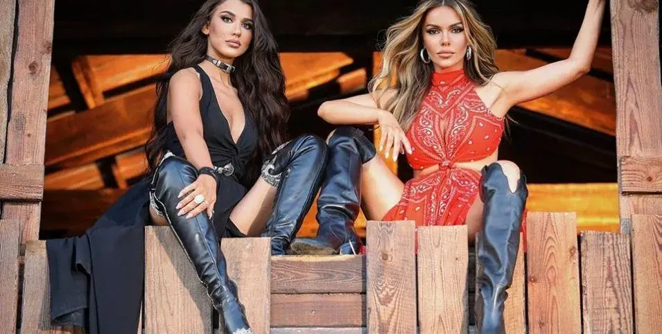 Доника нарича леля си Галена „тя“