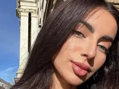 Ергенка катастрофира на тротоара (Снимки)