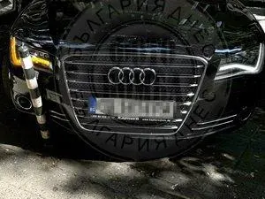 Ергенка катастрофира на тротоара (Снимки)