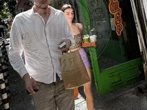 Ергенка катастрофира на тротоара (Снимки)