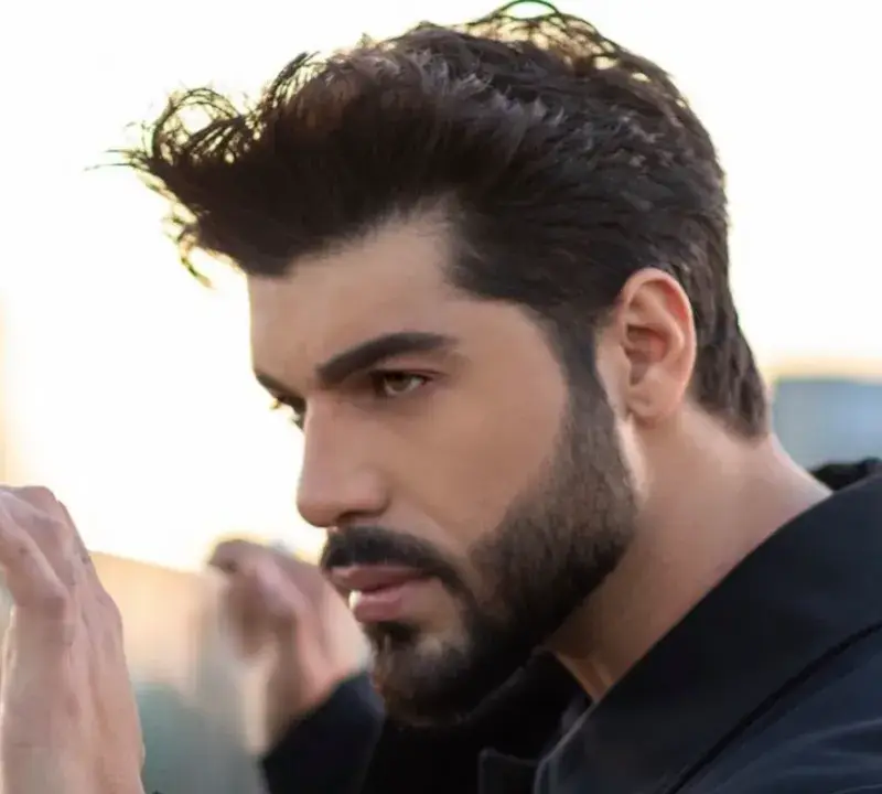 Фики и Орхан Мурад викат за Турция, Геро за Англия