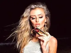Фолкпевицата Лидия заработва 140 бона за месец! (Вижте как)