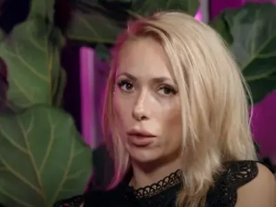 Гаджето на Ергена Алек естествена?! Вижте СТАРИ СНИМКИ на Царина