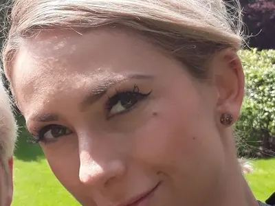 Гаджето на Ергена Алек естествена?! Вижте СТАРИ СНИМКИ на Царина