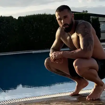 Георги Йомов глези тунингована македонка на морето – двойничка на Ариа!  (Снимки)