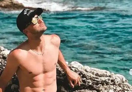 Гришо разтуптя сърцата на фенките, вижте го на плажа СНИМКИ