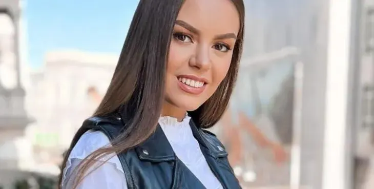 Капитонова ругае клиентите си,  възмутени от цените й