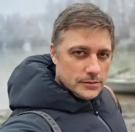 Карамазов с първа книга: Пиенето и смяна на жени не влизат в сметките ми