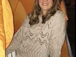 Луксът ги гали: Тризначките вече не спят под кашони на улицата, а в палатка (Снимки)