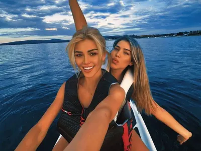 Лято е! Андреа се гмурка в потънал кораб, Преслава на яхта... (Видео и Снимки)