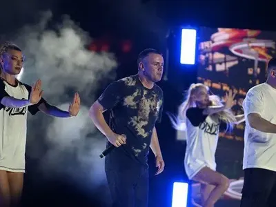 Модно шоу събра елита! Николета и Бербатов аплодираха Васко Василев от първия ред (Снимки)