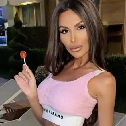 Моника Валериева ревнува гей момчетата