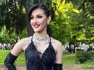 Нарязаната Дебора започна работа