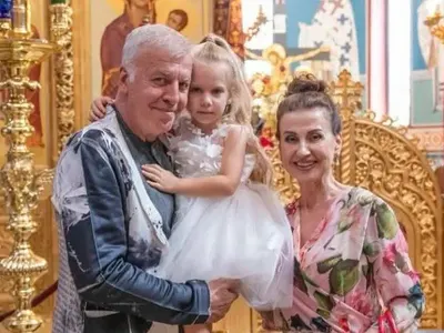 Наско и Илиана кръстиха внучката на Илинден (СНИМКИ)