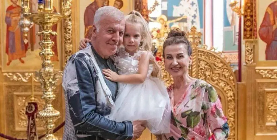 Наско и Илиана кръстиха внучката на Илинден (СНИМКИ)