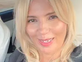 ОБУЗИ СЕ! Ирина на Иван заприлича на лелка, а бившата му – не е мръднала! (СНИМКИ)