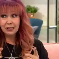 Петя Буюклиева чака кръщенето на внучката