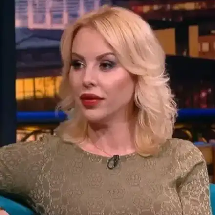 Пияна Волна пеперуда Кати зад волана: Едно момченце ми каза, че майка му ме мрази