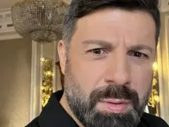 Пияният Стораро мърсувал с палава блондинка без да разбере, че  "ТЯ" Е МЪЖ