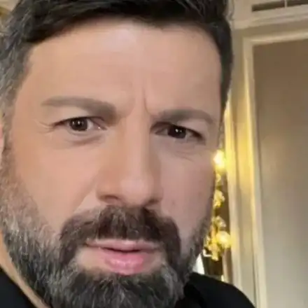 Пияният Стораро мърсувал с палава блондинка без да разбере, че  "ТЯ" Е МЪЖ