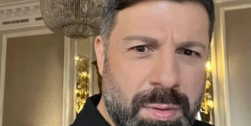 Пияният Стораро мърсувал с палава блондинка без да разбере, че  "ТЯ" Е МЪЖ