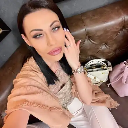 Плеймейтка си загуби кучето