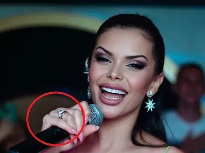 Преслава се СГОДИ! Показа огромен диамант