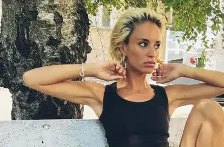 Радина Кърджилова с ботуши в жегите (Фото)