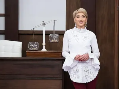 Ромина Андонова работи на две места, за да пести за старини