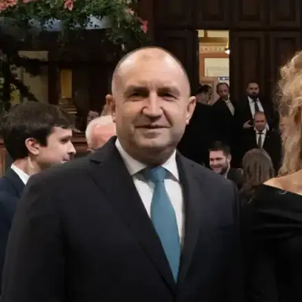 Щерката на президента Радев се уреди с роля във филма за Гунди