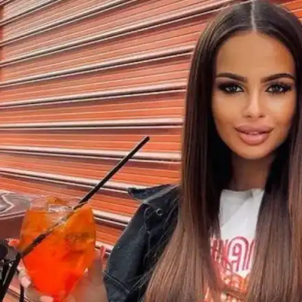 Сузанита пише лесбопесен