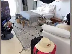 Тафкова спи за 1000 лева на нощ! (На кого е вторият куфар?! - СНИМКИ)