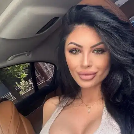 Тафкова заживя в столичен палат? Показа се от баровската къща (ФОТО)