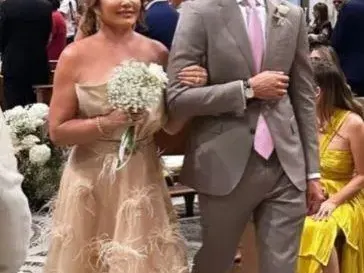 В огнен дъжд! Дарина Павлова омъжи дъщеря си! (Снимките ще ви оставят без дъх)